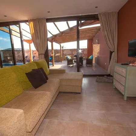 Mit Privatpool Fuer 6 Personen Ca 200 Qm In Tuineje, Fuerteventura Binnenland Von Fuerteventura