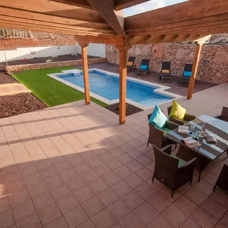 Mit Privatpool Fuer 6 Personen Ca 200 Qm In Tuineje, Fuerteventura Binnenland Von Fuerteventura 度假居