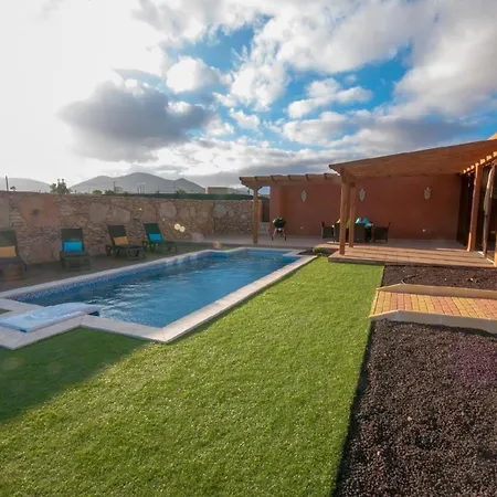 Mit Privatpool Fuer 6 Personen Ca 200 Qm In Tuineje, Fuerteventura Binnenland Von Fuerteventura *